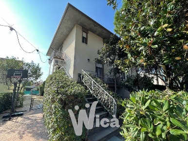 Foto Villa bifamiliare in malva sud, Cervia Centro di 185 m² con 6 locali