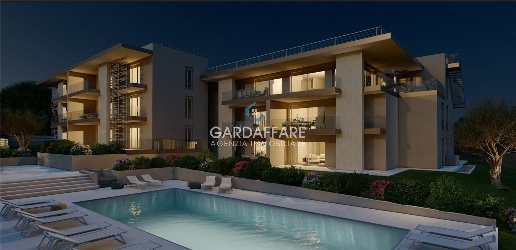 Foto Appartamento in via san zeno, Desenzano del Garda Rivoltella di 104 m²
