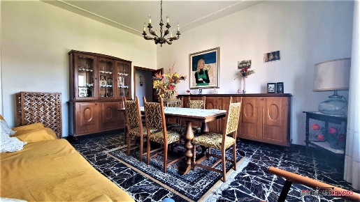 Foto Appartamento a Poggibonsi Centro di 100 m² con 4 locali in vendita