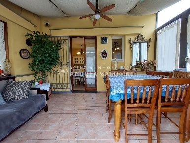Foto Villa unifamiliare a Pontedera Oltrera di 265 m² con 8 locali