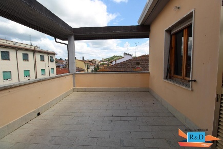 Foto Appartamento a Poggibonsi Centro di 109 m² con 5 locali in vendita