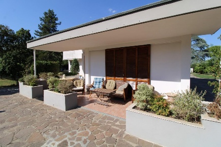 Foto Villa bifamiliare a Pontedera Il Romito di 250 m² con 10 locali