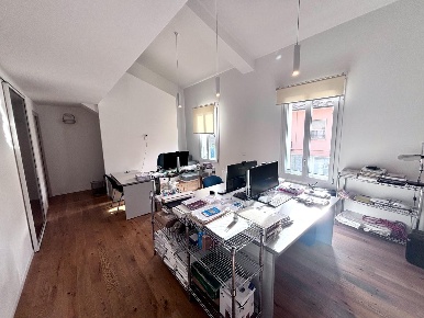 Foto Appartamento a Pontedera Centro di 110 m² con 7 locali in vendita