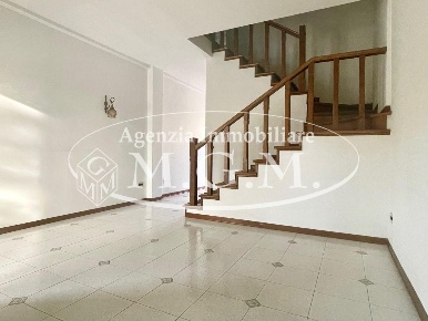 Foto Appartamento a Pontedera Oltrera di 85 m² con 5 locali in vendita