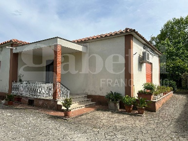 Foto Villa bifamiliare in Pontina, Terracina Lungomare Circe, Via Badino