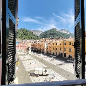 Foto Appartamento in Piazza Alberica 3, Carrara Centro di 65 m² in vendita
