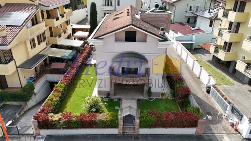 Foto Villa unifamiliare in VIA ANTONIO GRAMSCI 105, Cesena Ippodromo