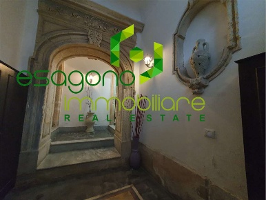 Foto Appartamento in via maestranza, Siracusa Ortigia di 80 m² con 2 locali
