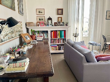 Foto Appartamento in Viale De Amicis, Firenze Campo di Marte di 110 m²