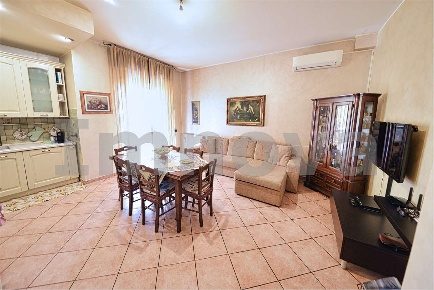 Foto Appartamento in via Valsugana 10, Cesano Maderno di 80 m² con 3 locali