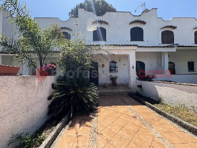 Foto Villa a schiera in Via ONDA DEL CIRCEO 85, Terracina di 125 m²