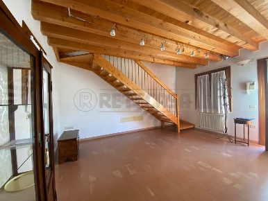 Foto Appartamento a Bassano del Grappa Centro di 90 m² con 4 locali