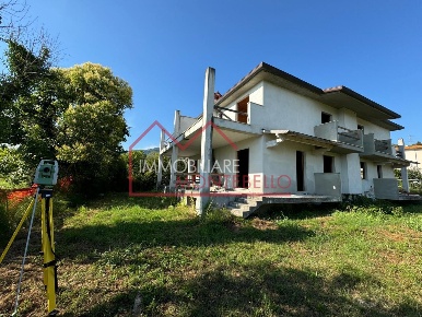 Foto Villa unifamiliare a Camaiore Capezzano Pianore di 145 m² con 5 locali