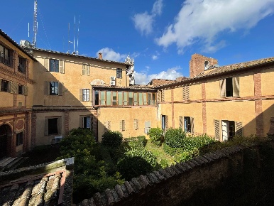 Foto Appartamento in via di Città 146, Siena Duomo di 75 m² con 4 locali