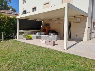 Foto Appartamento a Modena di 188 m² con 8 locali in vendita