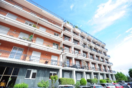 Foto Appartamento in Via Sura, Carmagnola Centro di 107 m² con 4 locali