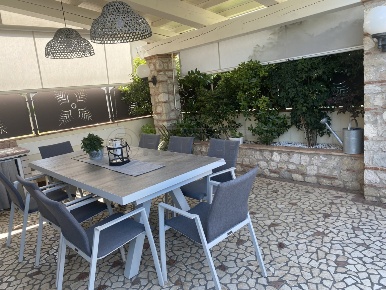 Foto Appartamento a Romano d'Ezzelino Centro di 300 m² con 5 locali