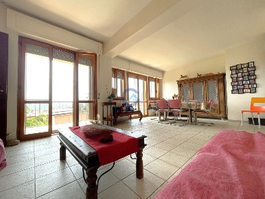 Foto Appartamento in Via Regina Madre 42, Catanzaro Siano - Cava di 200 m²