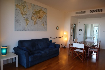 Foto Appartamento a Savona Centro Storico di 85 m² con 6 locali in vendita