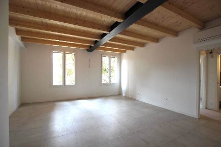 Foto Appartamento in VIA UGO BASSI 62, Cento Cento Paese di 84 m²