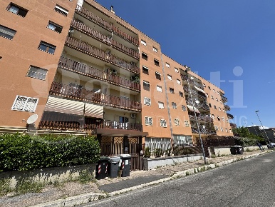 Foto Appartamento in Via Lussemburgo 10, Ciampino di 109 m² con 4 locali