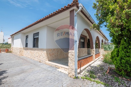 Foto Villa bifamiliare in Agnone Bagni Via delle Gardenie, Augusta