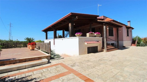 Foto Villa unifamiliare in contrada polignano  1, Conversano di 275 m²