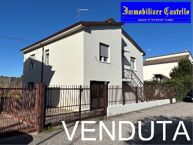 Foto Villa unifamiliare in carlo alberto, San Giovanni Lupatoto Centro
