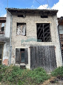 Foto Box a Vittorio Veneto di 70 m² con 2 locali in vendita