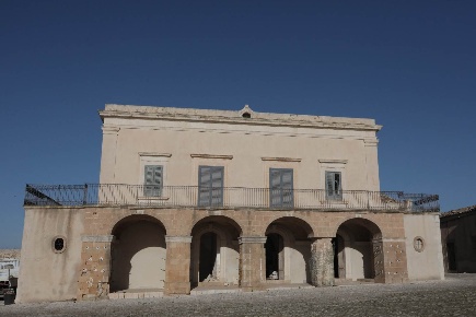 Foto Villa unifamiliare a Scicli di 1850 m² con 20 locali in vendita