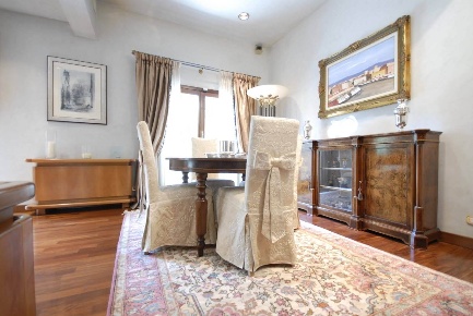 Foto Villa unifamiliare a Quarrata di 540 m² con 15 locali in vendita