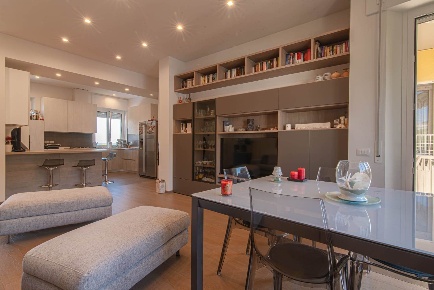 Foto Appartamento a Falconara Marittima Centro di 120 m² con 4 locali
