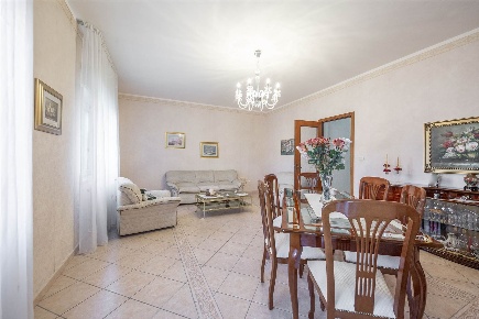 Foto Appartamento in Via Francesco Crispi 83, Belpasso Centro di 160 m²