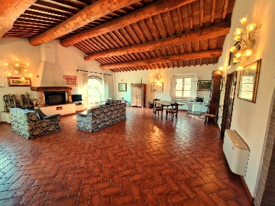 Foto Villa bifamiliare in Via Montanara  56, Cecina Cecina Centro di 249 m²