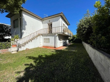 Foto Appartamento in via Arezzo, Cecina Marina di Cecina di 100 m²