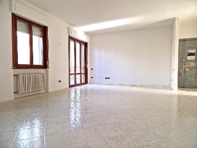 Foto Appartamento a Cecina Cecina Centro di 140 m² con 8 locali in vendita
