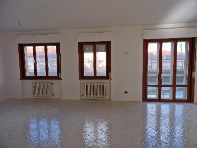 Foto Appartamento a Cecina Cecina Centro di 140 m² con 8 locali in vendita