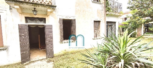 Foto Villa unifamiliare in via vittoria 25, Mirano Mirano Paese di 260 m²