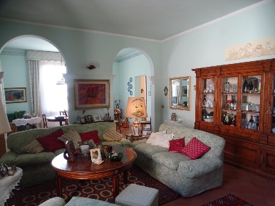 Foto Villa unifamiliare a San Miniato di 700 m² con 22 locali in vendita
