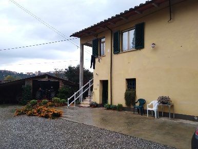 Foto Appartamento a San Miniato La Scala, Calenzano di 195 m² con 6 locali