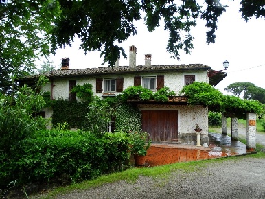 Foto Villa unifamiliare a San Miniato Centro Storico di 500 m² in vendita