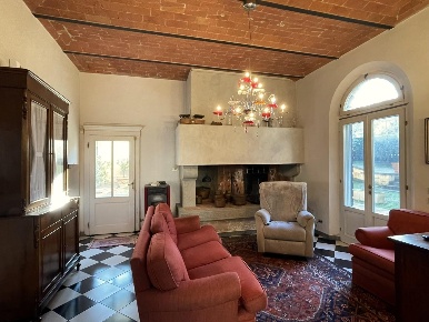 Foto Villa unifamiliare a San Miniato di 600 m² con 18 locali in vendita