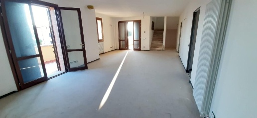 Foto Villa unifamiliare a Cecina Cecina Centro di 200 m² con 5 locali