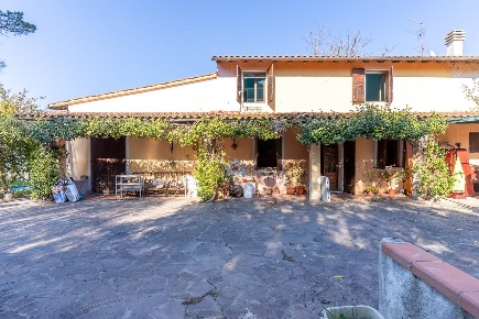 Foto Villa unifamiliare a San Miniato La Scala, Calenzano di 140 m²