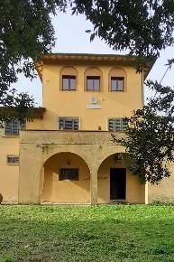 Foto Villa unifamiliare a San Miniato La Scala, Calenzano di 930 m²