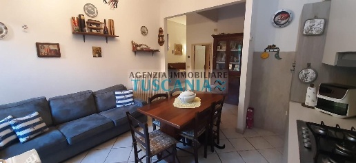 Foto Appartamento a Cecina Cecina Centro di 95 m² con 4 locali in vendita