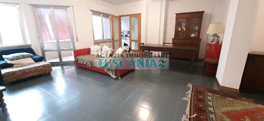 Foto Appartamento a Cecina Cecina Centro di 180 m² con 6 locali in vendita