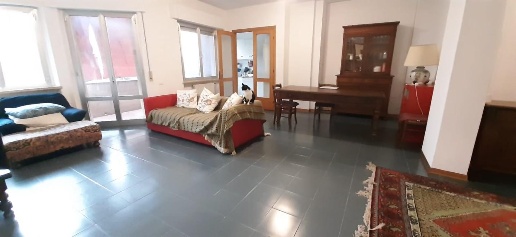 Foto Appartamento a Cecina Cecina Centro di 180 m² con 6 locali in vendita