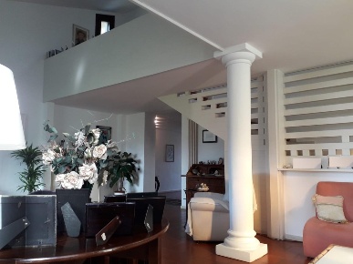 Foto Villa unifamiliare a San Miniato di 300 m² con 6 locali in vendita