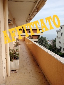 Foto Appartamento a Falconara Marittima Centro di 100 m² con 4 locali